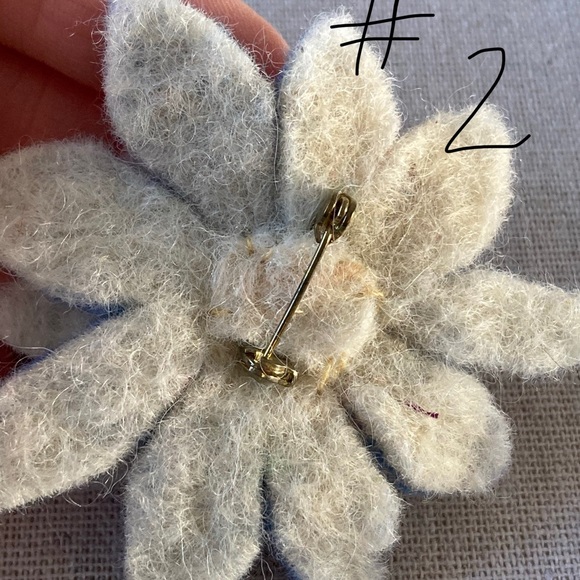 Hand Felted Floral Pins Brooches - Picture 5 of 8